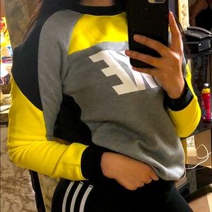Nike sweat shirt !!